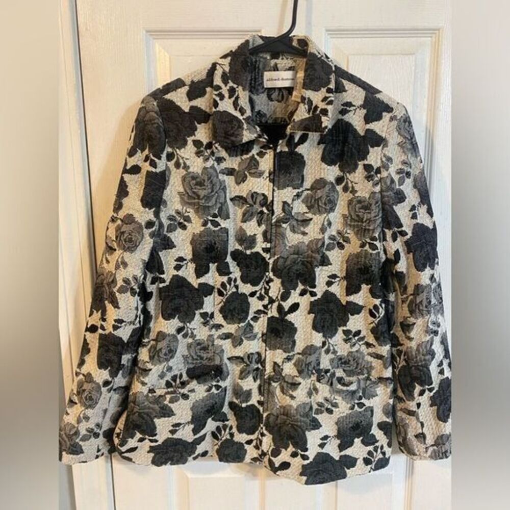 - Woman’s Alfred Dunner black and white coat size 14 HAS MARKS ON SLEEVES
